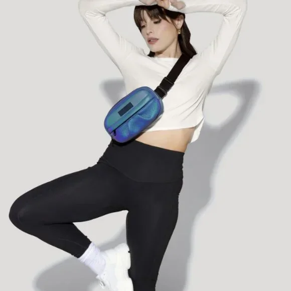 Like New Popflex Bridget belt bag in iridescent Magic Flash - Picture 5 of 8